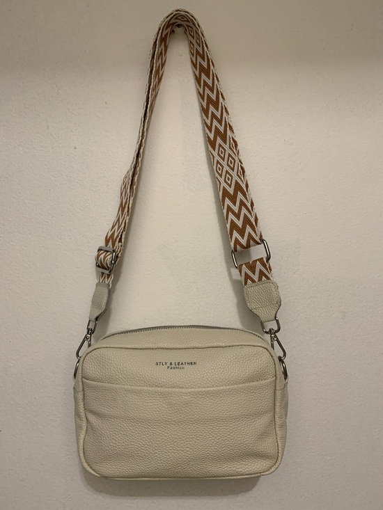 Mi1.club Handbags - 🥳2x Host pick🥳 genuine leather crossbody bag